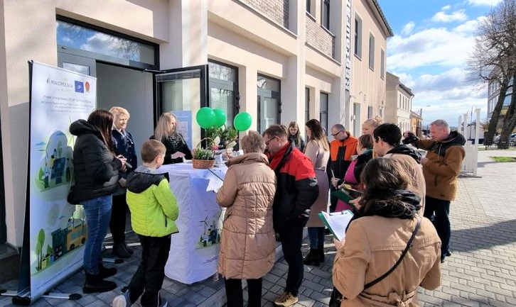 Wydarzenie „Oszczędzamy wodę” organizowane na rynku w Proszowicach 