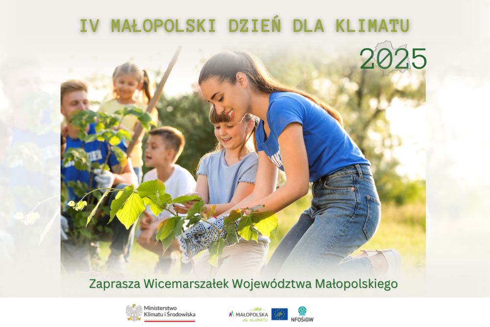 Kobieta sadzi małe drzewko, w tle dzieci