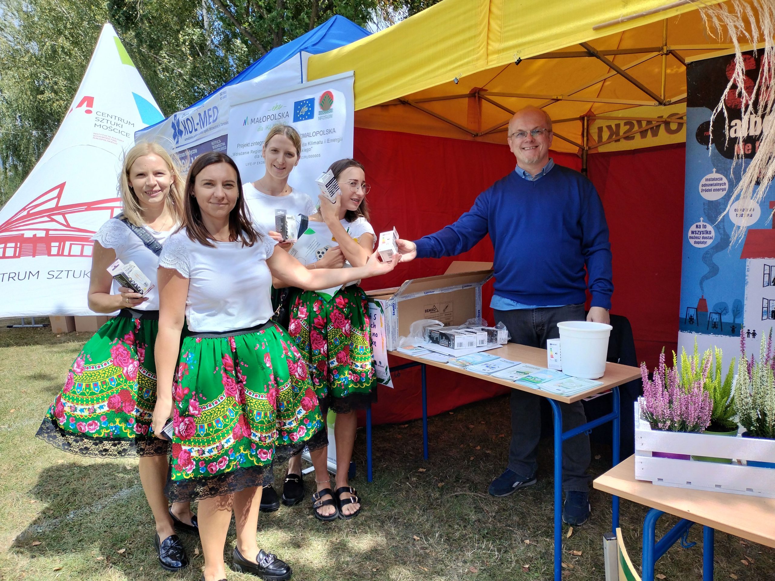 stoisko informacyjno-edukacyjne w powiecie tarnowskim