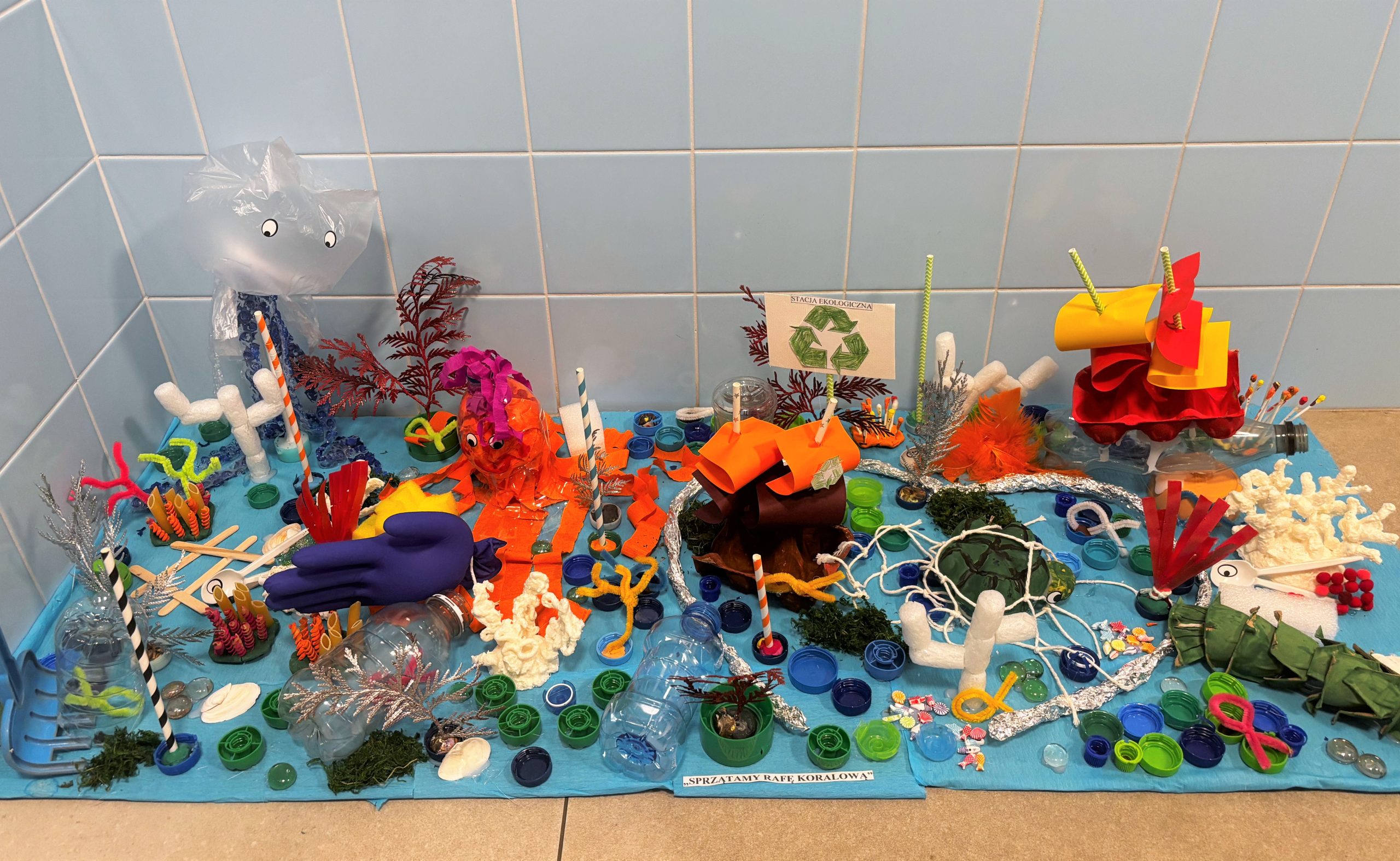 Prace dzeci z recyklingu